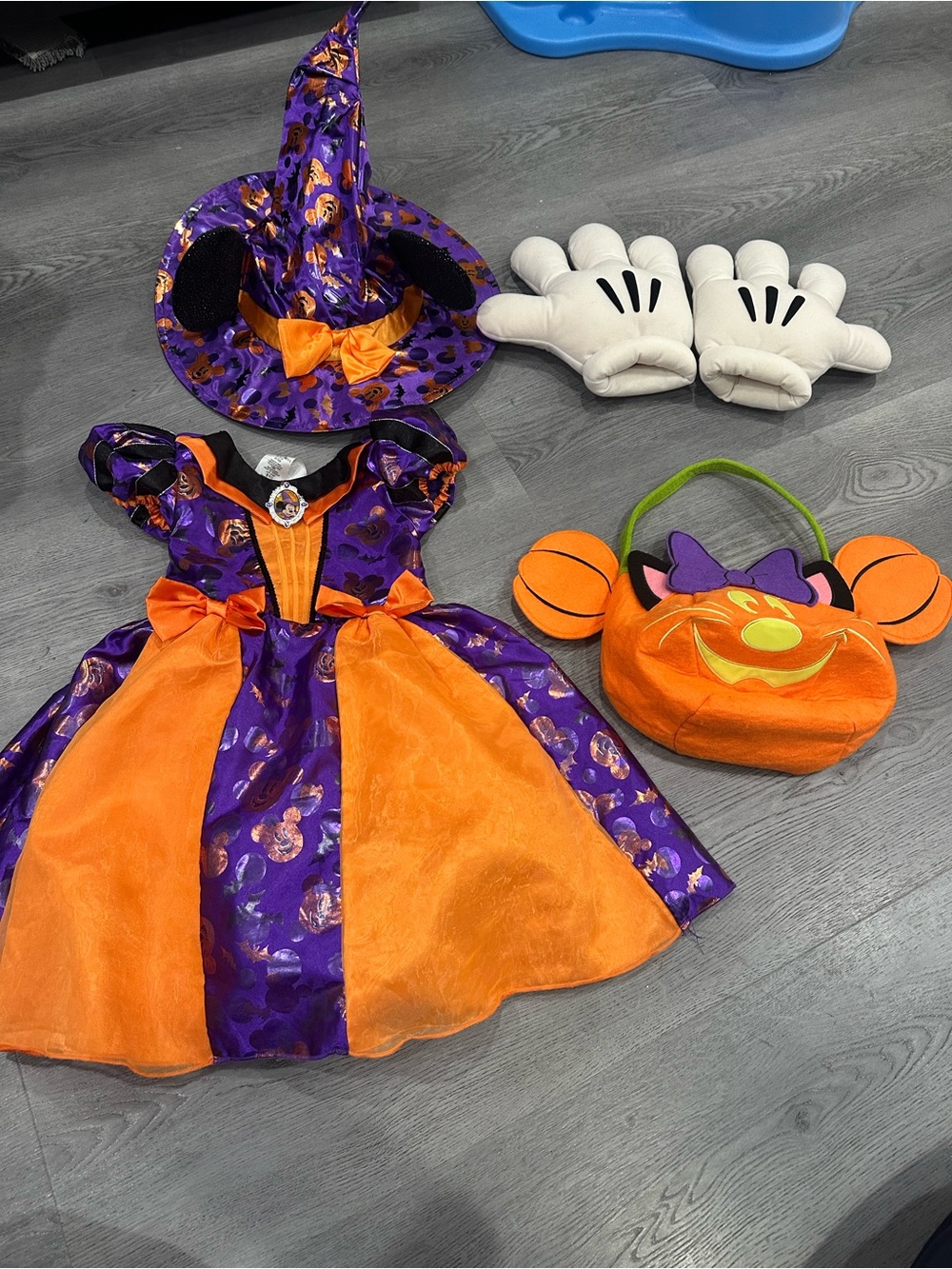 Disney Minnie Purple and Orange Witch Costume with Hat, Pumpkin Bag & Gloves